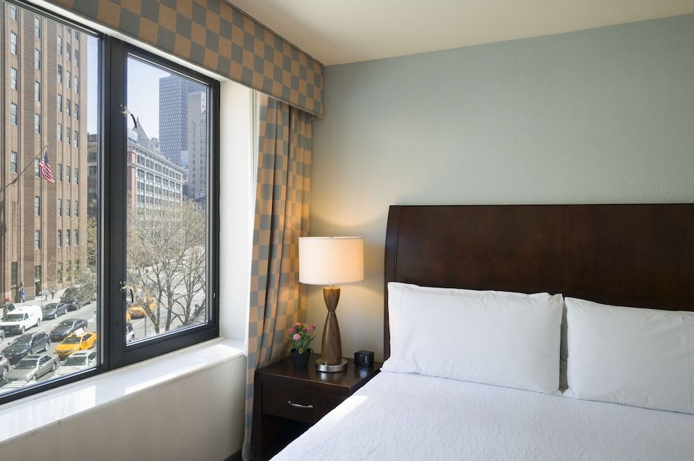 Hilton Garden Inn New York/Tribeca Room, 1 King Bed 7