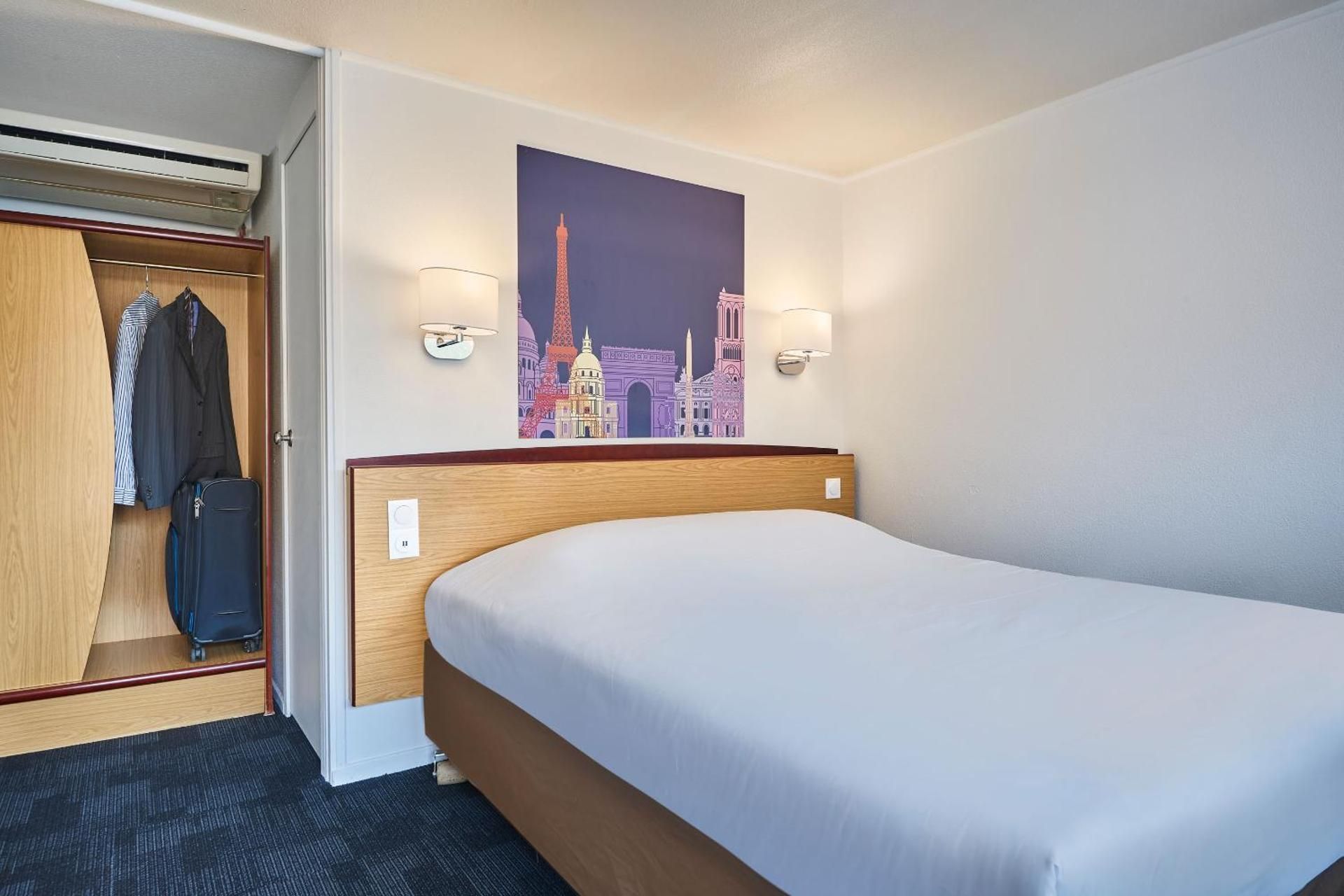 Standard Room - 1 Double Bed 1 Junior bed