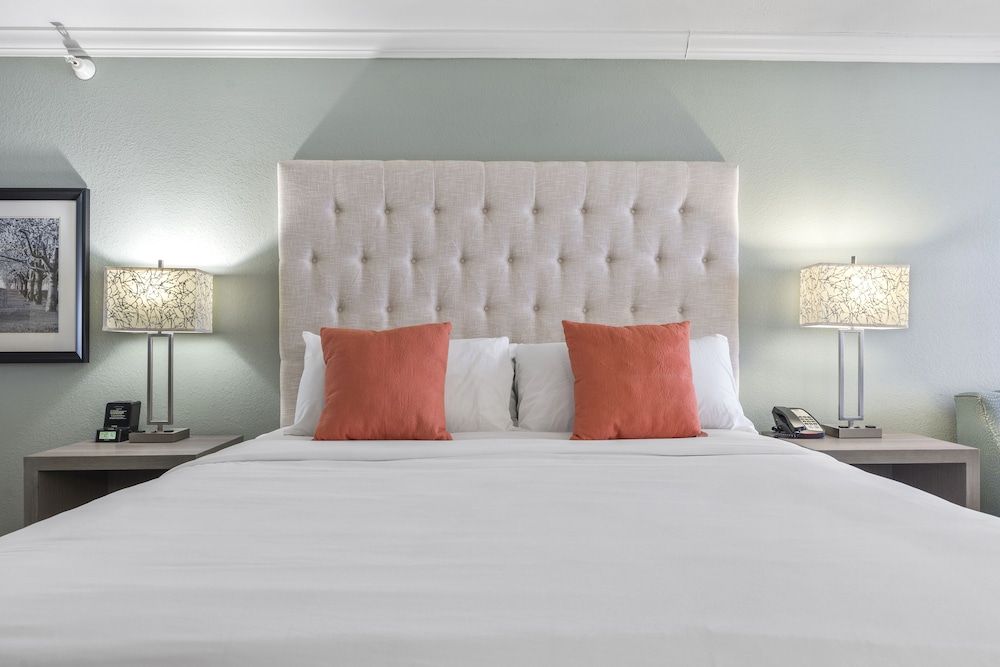 Cherry Tree Inn & Suites Lake Michigan Studio - Penthouse