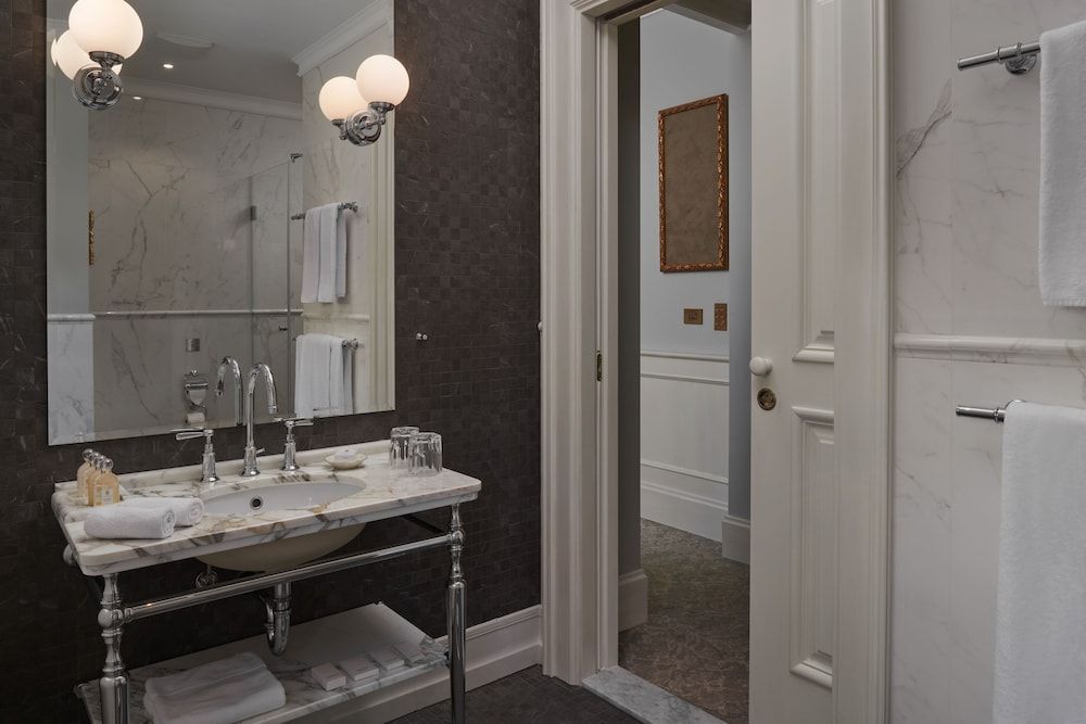 Palace Elisabeth, Hvar Heritage Hotel - The Leading Hotels of the World Premium Room 4