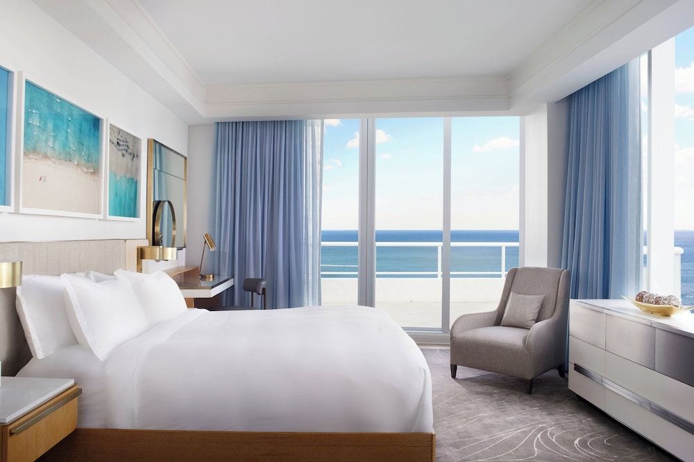 Room, 1 King Bed, Lanai, Pool View (Poolside)