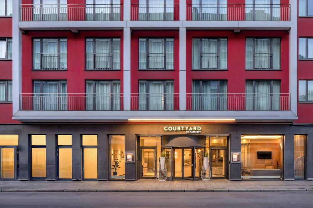 undefined Courtyard by Marriott Munich City Center 4