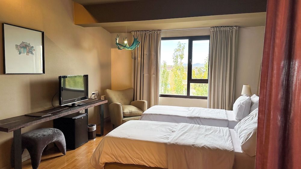 Room, 1 Queen Bed, Mountain View (Concept)