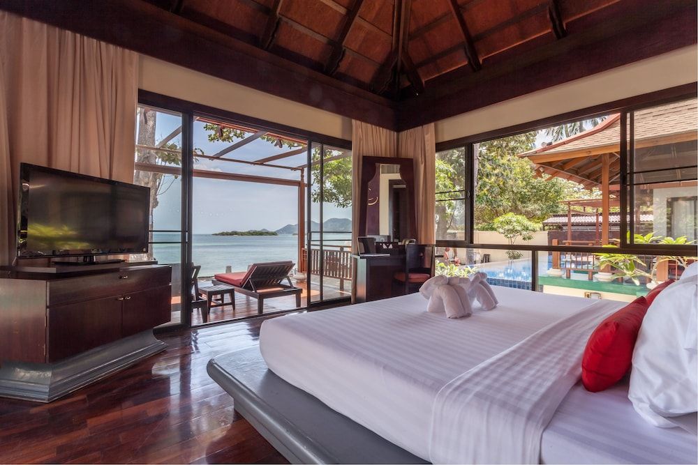 undefined The Briza Beach Resort, Samui 3