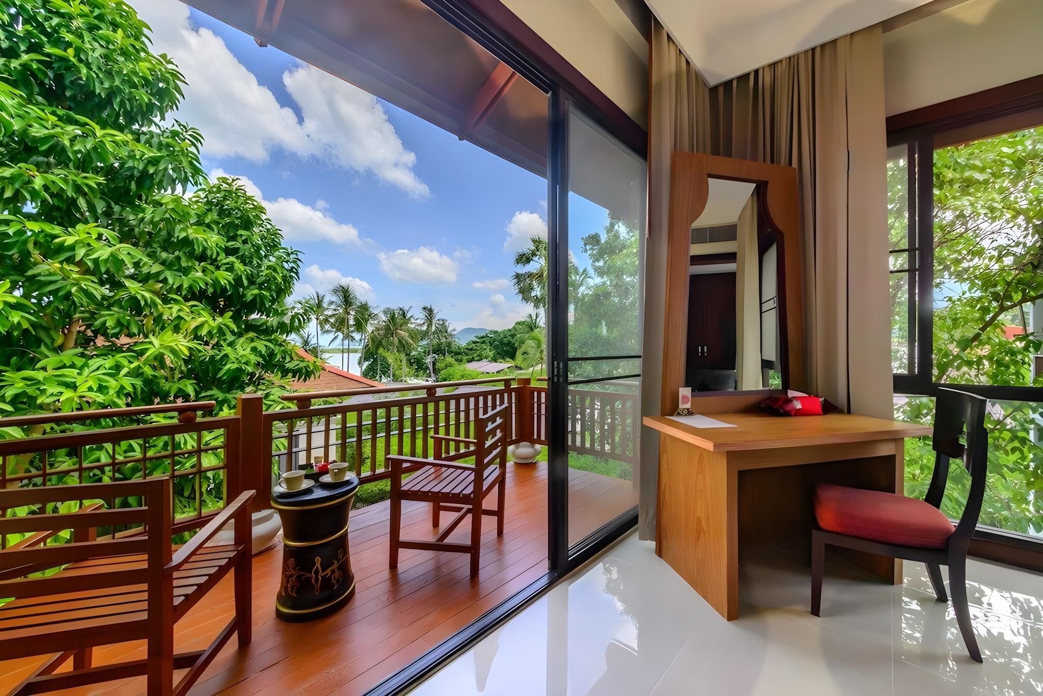 The Briza Beach Resort, Samui Deluxe Balcony 3