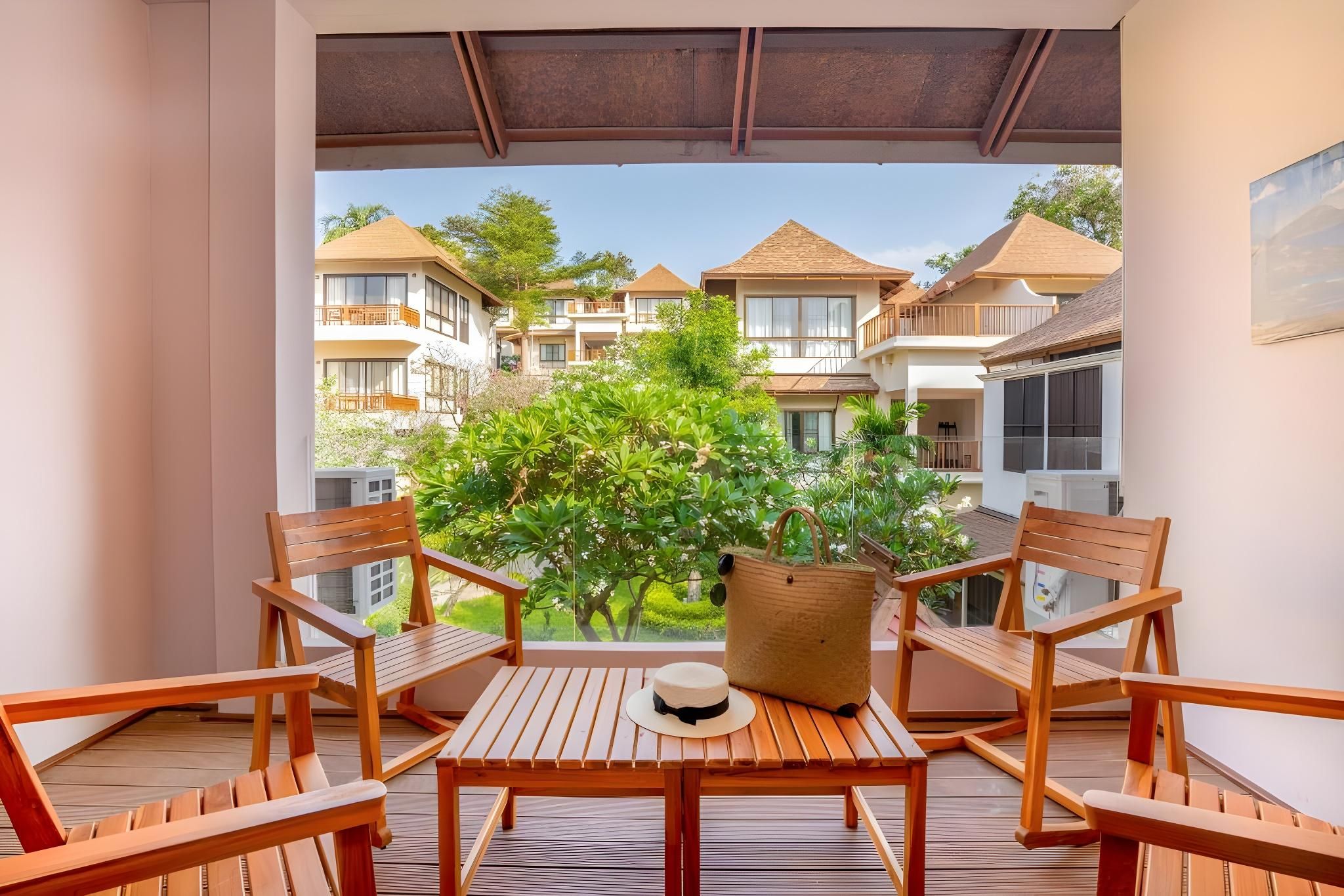 The Briza Beach Resort, Samui Deluxe Triple 3