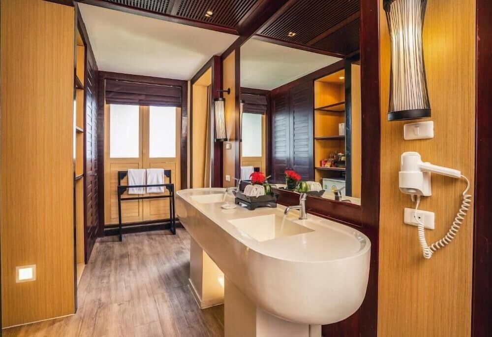 The Briza Beach Resort, Samui Deluxe Balcony 4