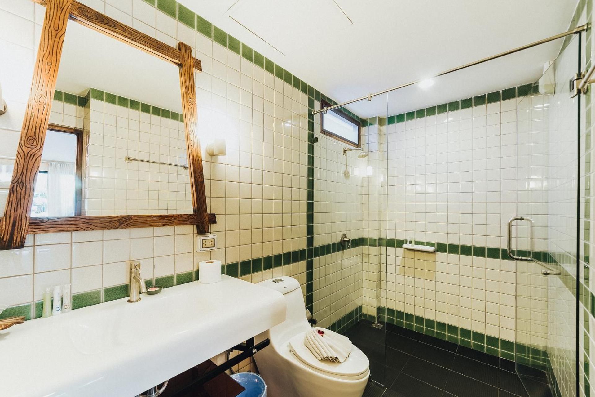 undefined CC's Hideaway 7