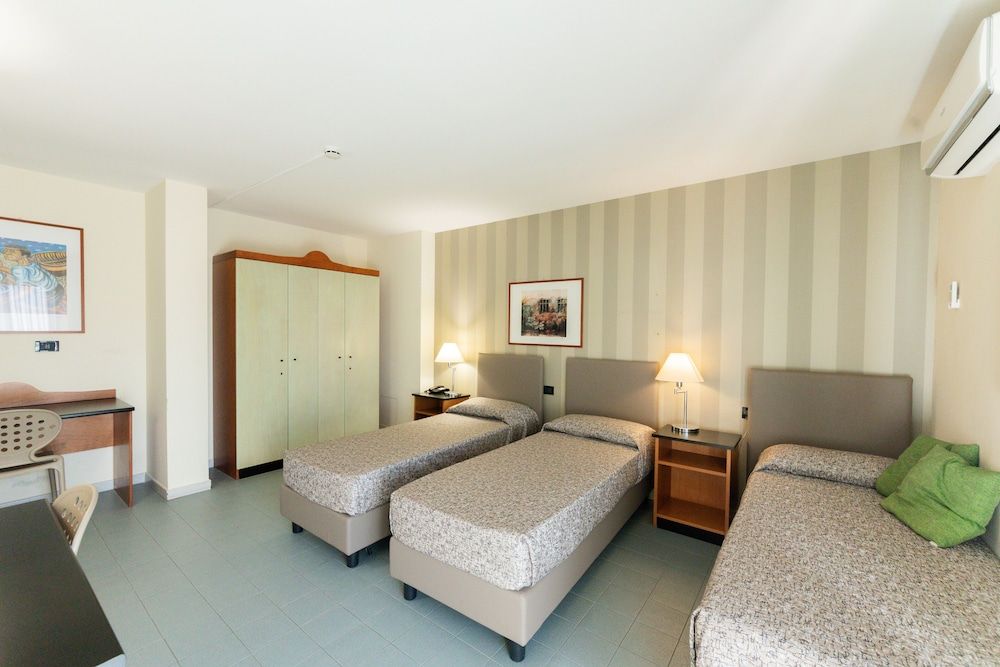 Albergo Athenaeum Triple Room 7