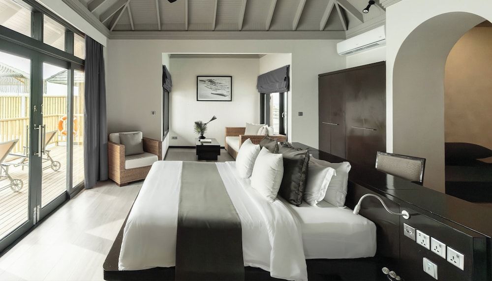 Sunset Horizon Water Villa Free seaplane transfer for 2 guests (7+Nights, Stays til 26th Dec'25)