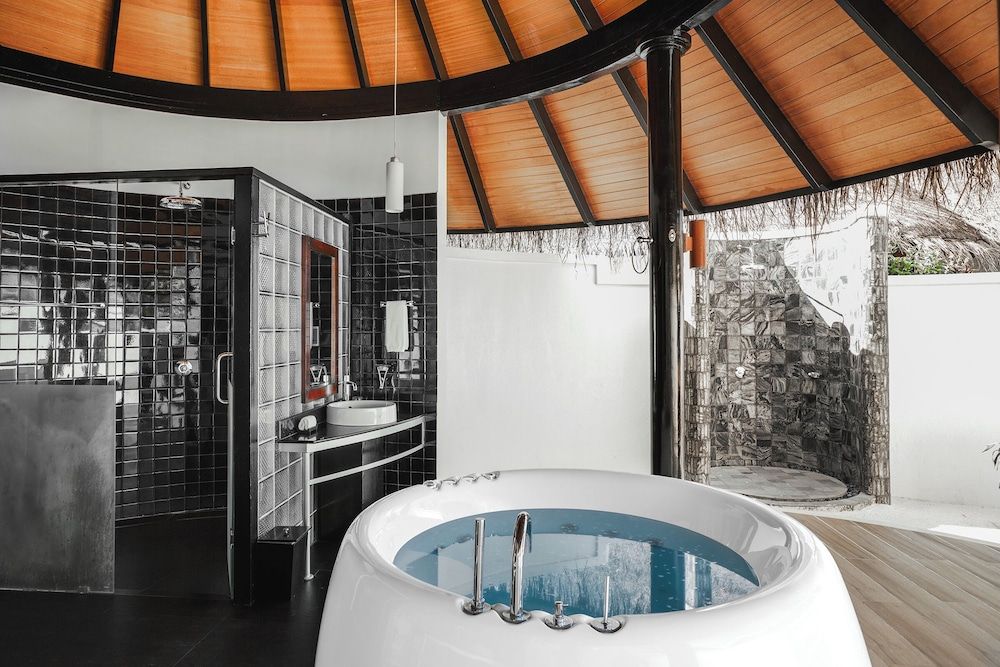 Deluxe Beach Villa Free Seaplane Transfer for 2 guests (7+Nights, Stays til 26 Dec'25)