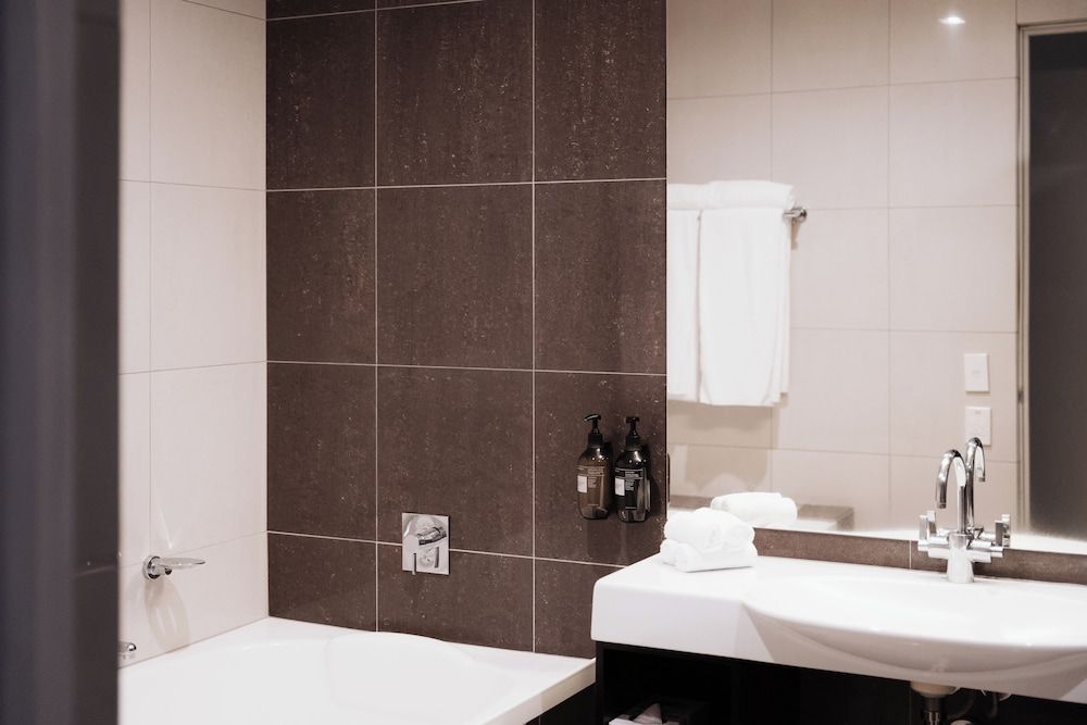 Trinity Wharf Tauranga Pool View 3