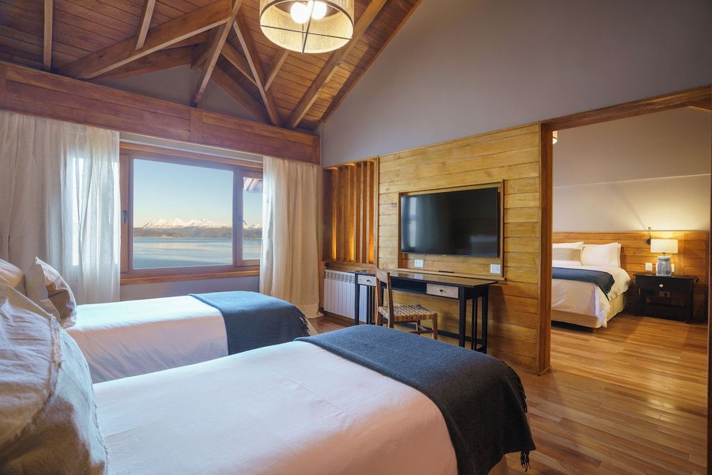 Los Cauquenes Resort + Spa + Experiences Patagonia Suite vista canal Beagle 3