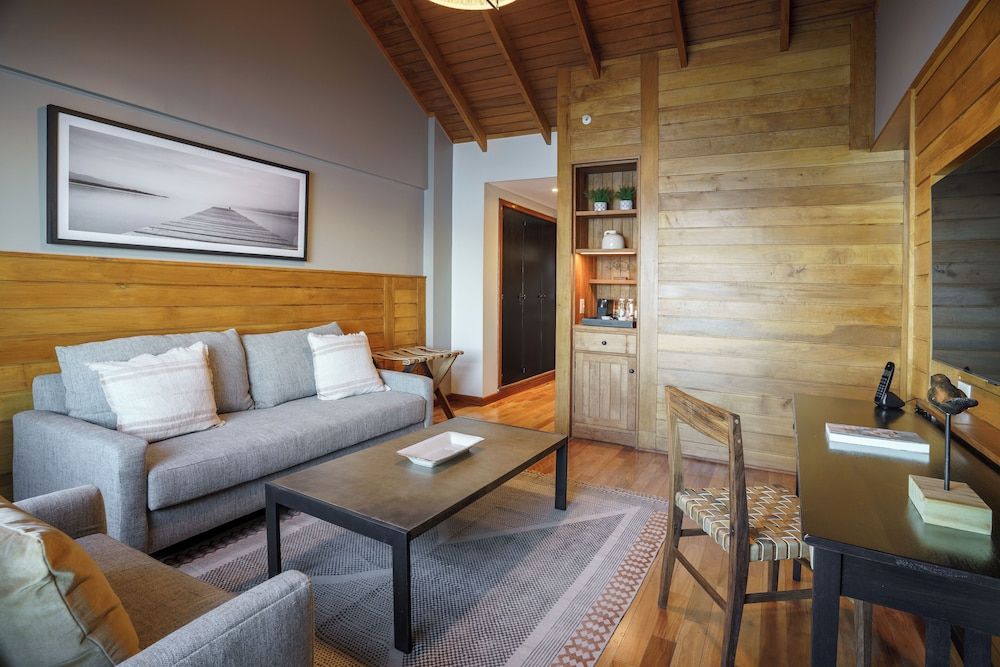 Los Cauquenes Resort + Spa + Experiences Patagonia Suite vista canal Beagle 9