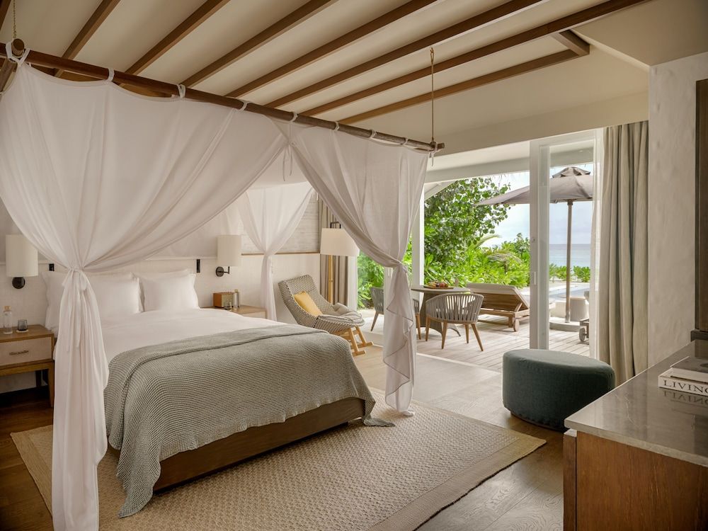Beach Villa with Pool