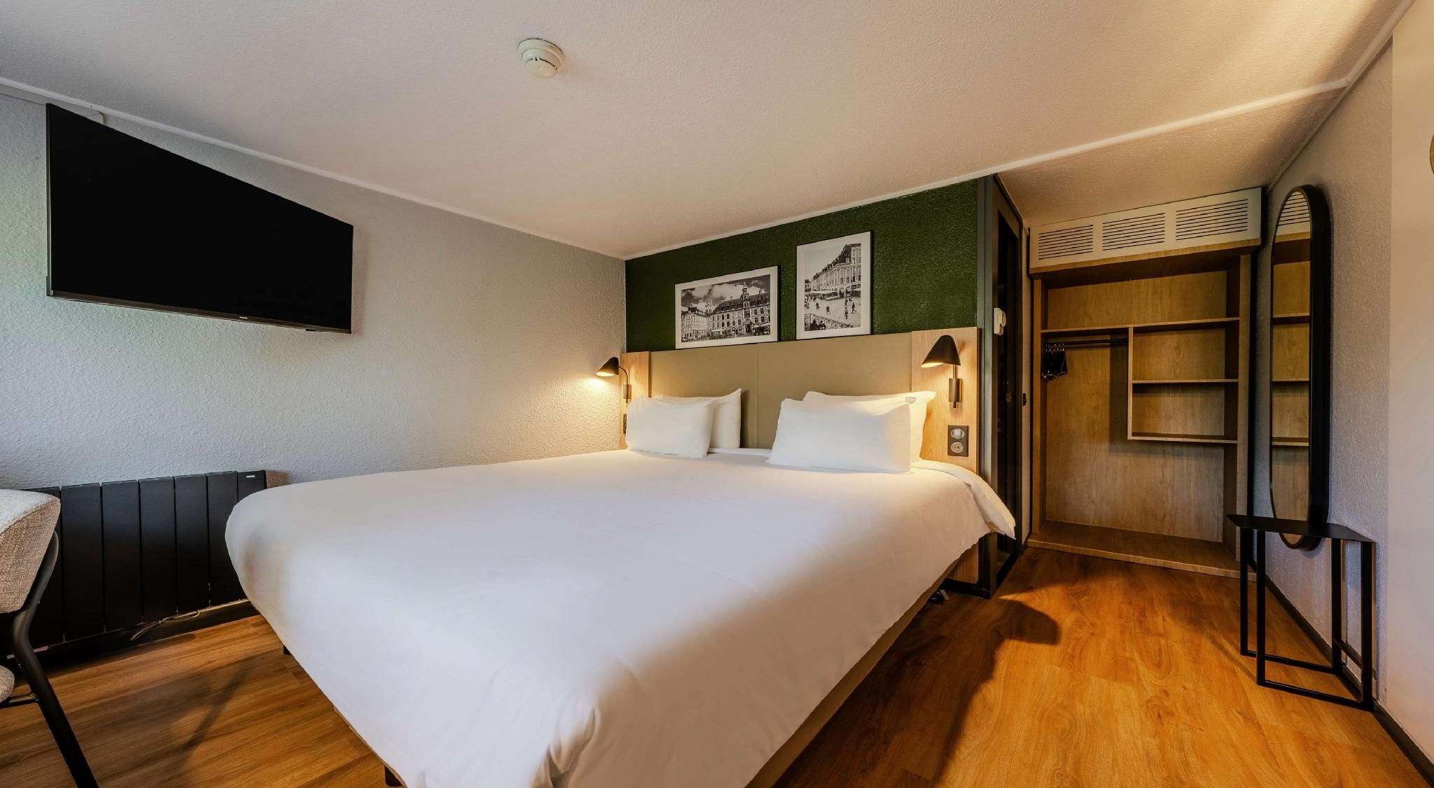 Superior Room -1 King Bed