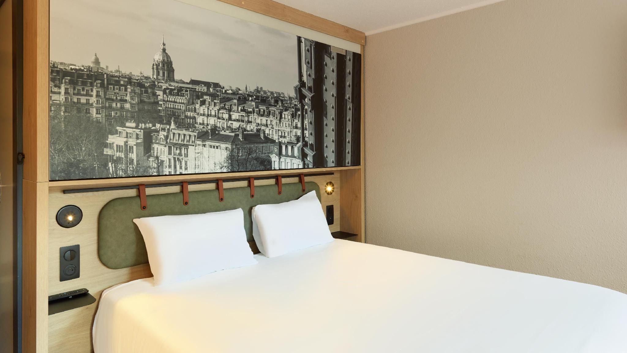 Standard Room - 1 Queen Bed 1 Bunk Bed