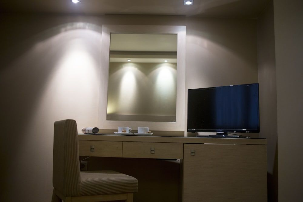 Davitel Tobacco Hotel Double Room 12