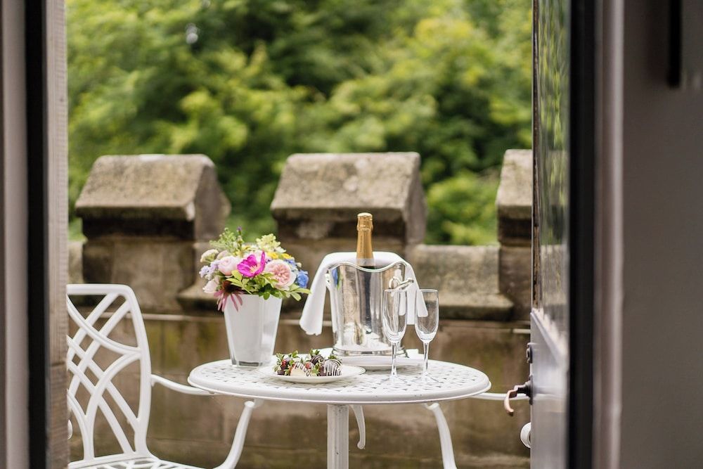 Ashdown Park Hotel & Country Club Superior Classic Room 4