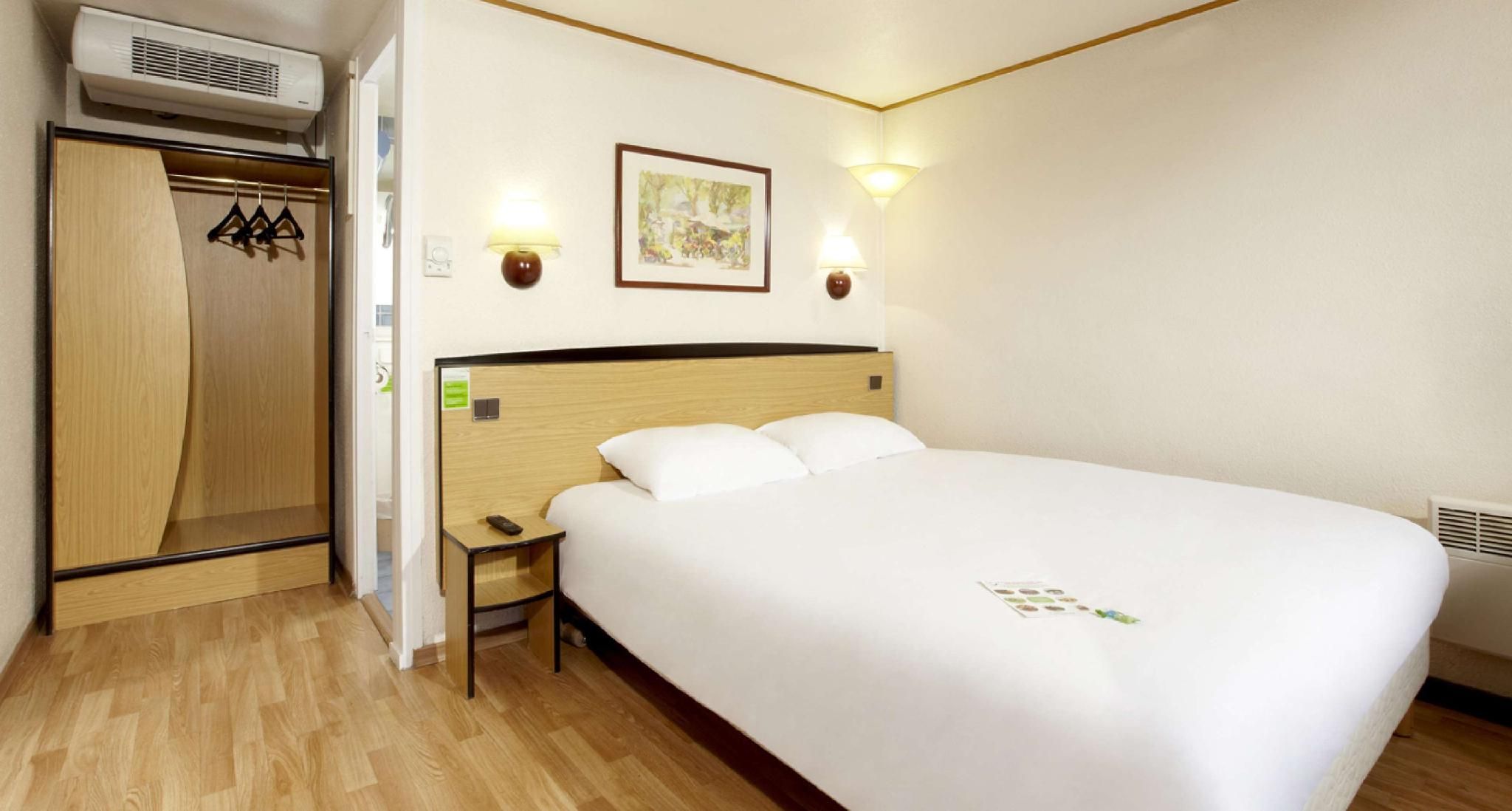 Standard Room - 1 Double Bed 1 Junior Bed up to 10 years