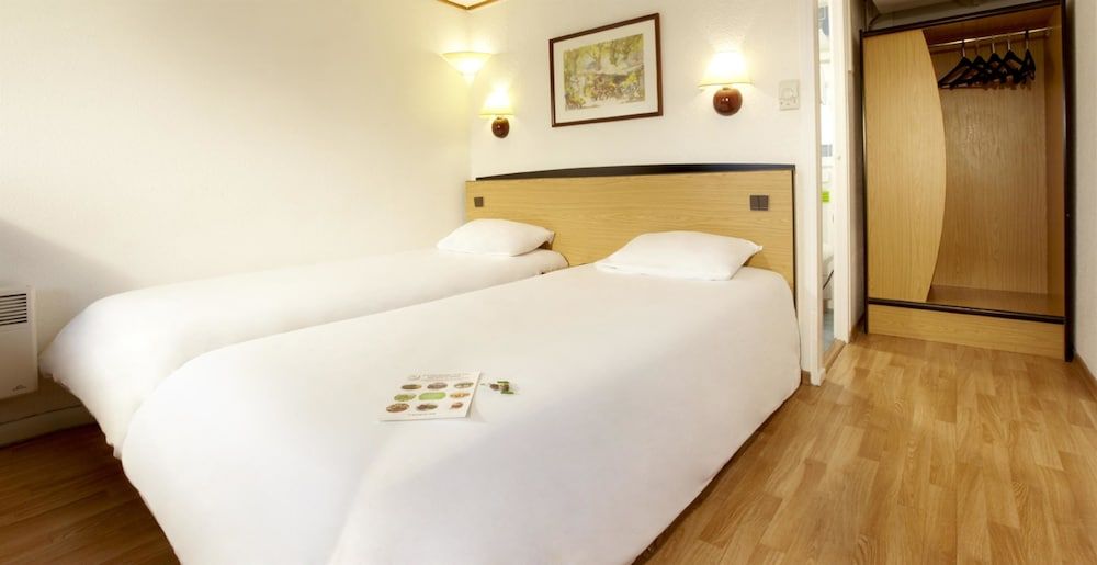 Campanile Villefranche-sur-Saône Standard Room, 2 Twin Beds 4