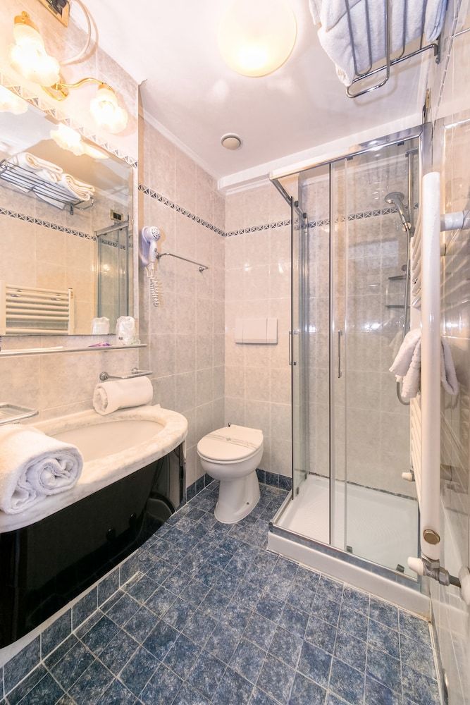 Pantalon Hotel Standard Double or Twin Room 5