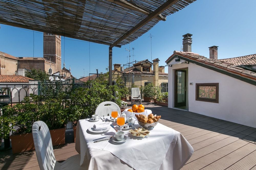 undefined Pantalon Hotel 2