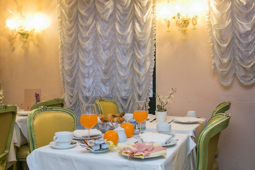 undefined Pantalon Hotel 5