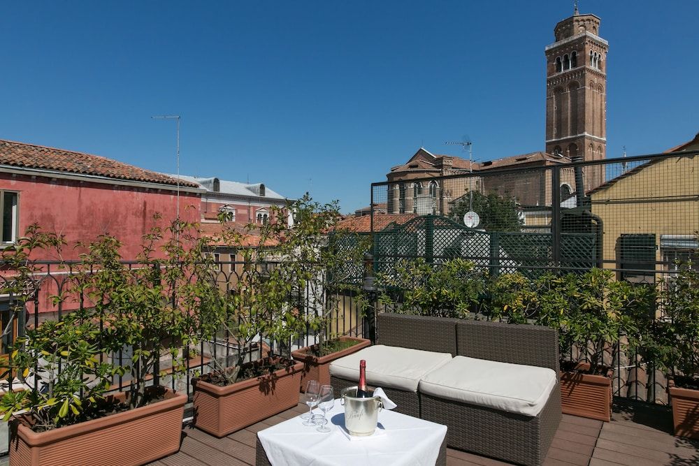 undefined Pantalon Hotel