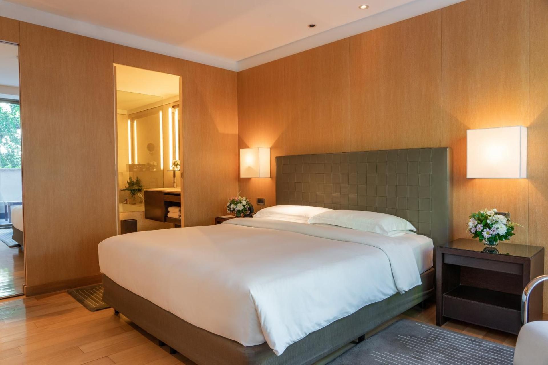 1 King Bed With Balcony Deluxe