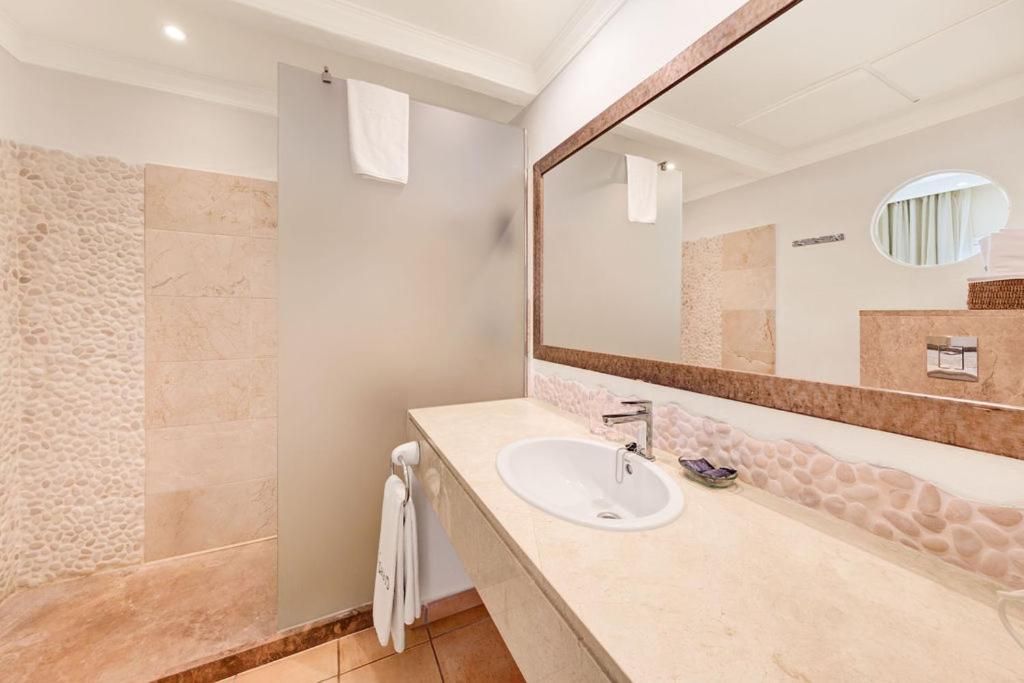 Twin or Double Room with Sea View