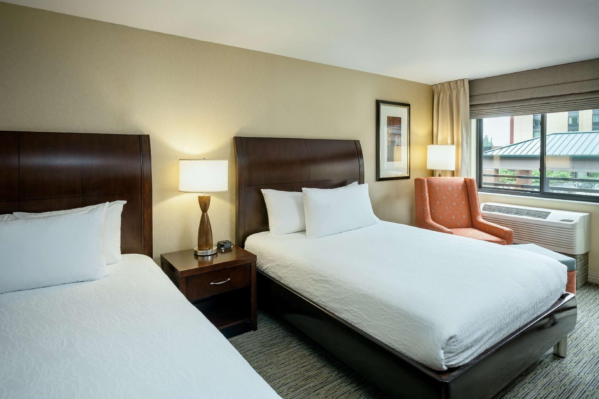 2 Queen Beds