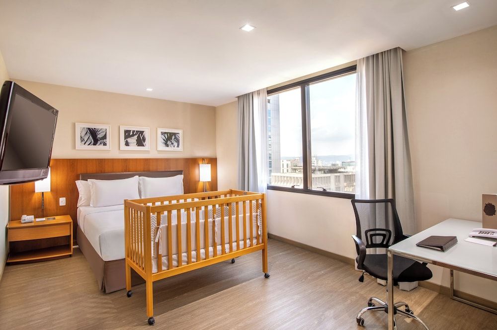 Suite, 2 Bedrooms (2+4)