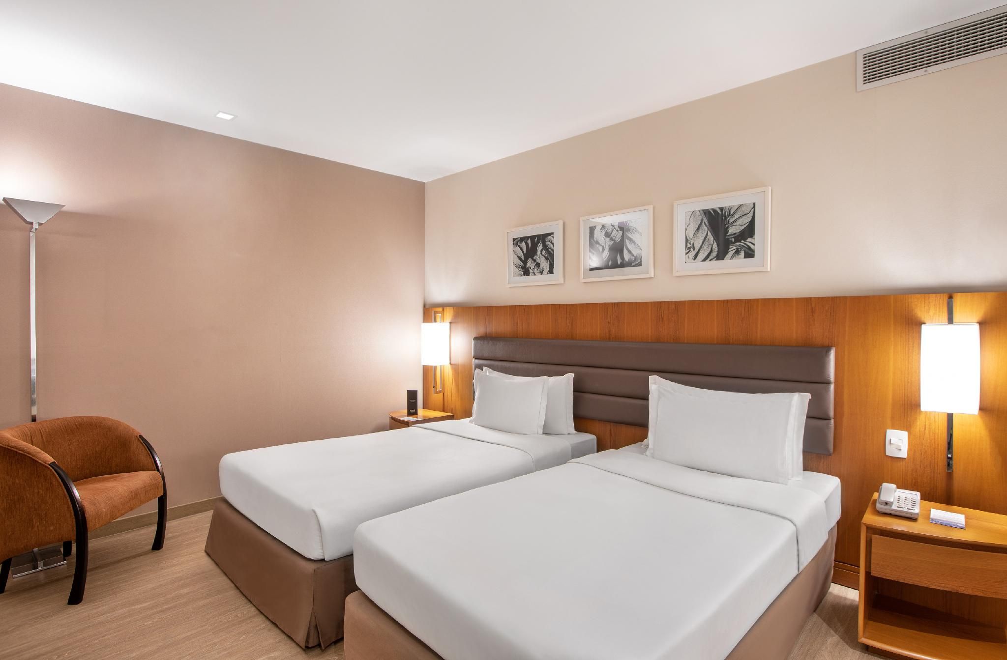 Deluxe Connecting Room