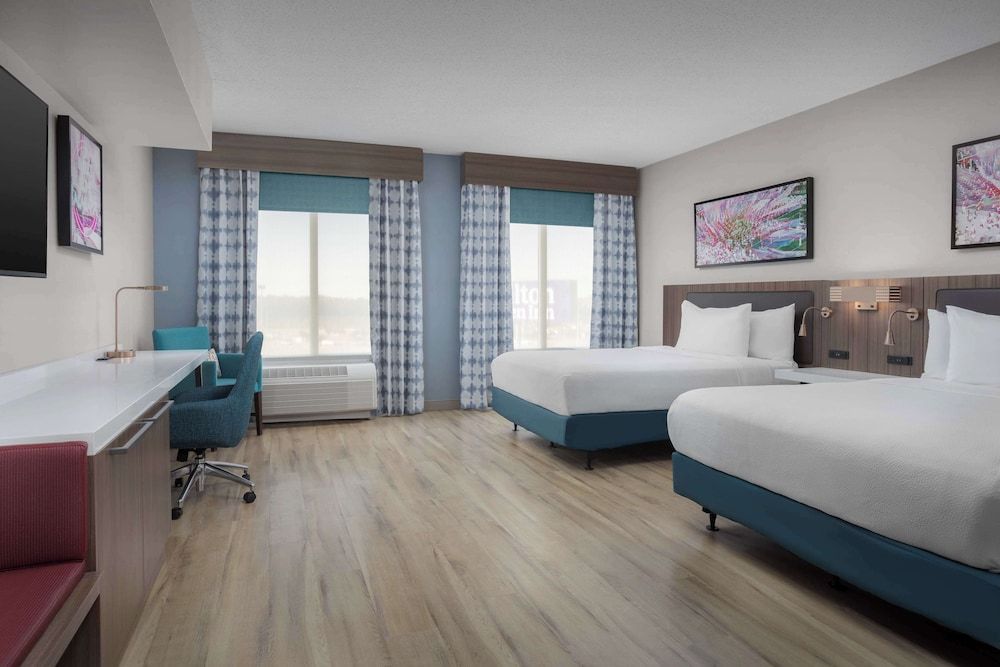 Room, 2 Queen Beds, Accessible, Bathtub (Mobility)