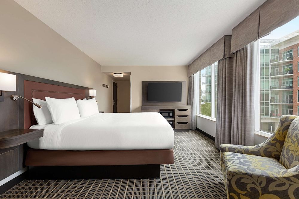 Room, 1 King Bed, Non Smoking, River View