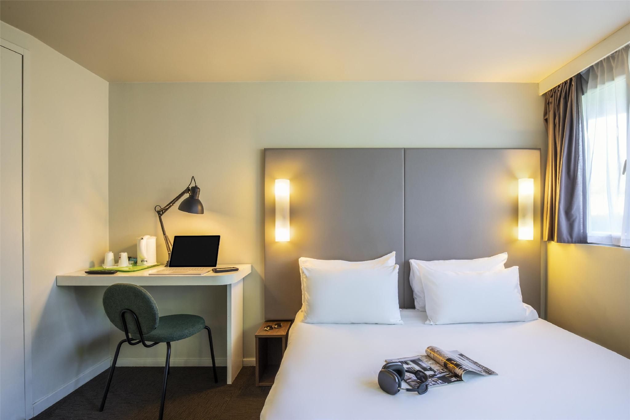 Campanile Pontarlier 1 Double Bed 2