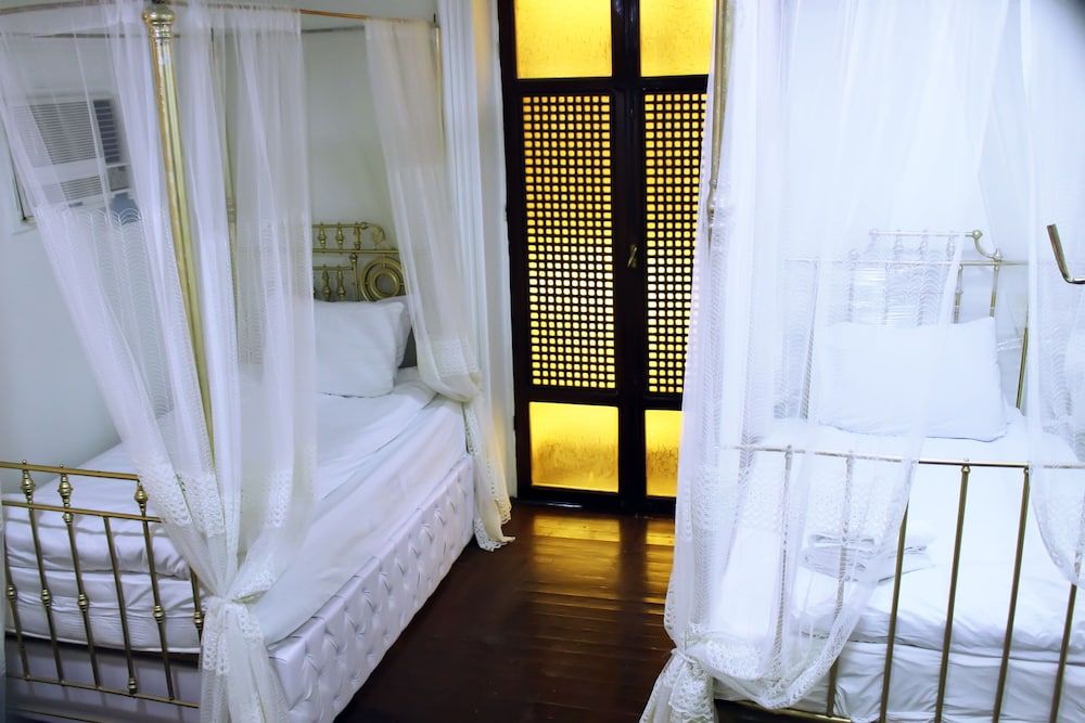 Kings Palace - Hostel Deluxe Double Room 5