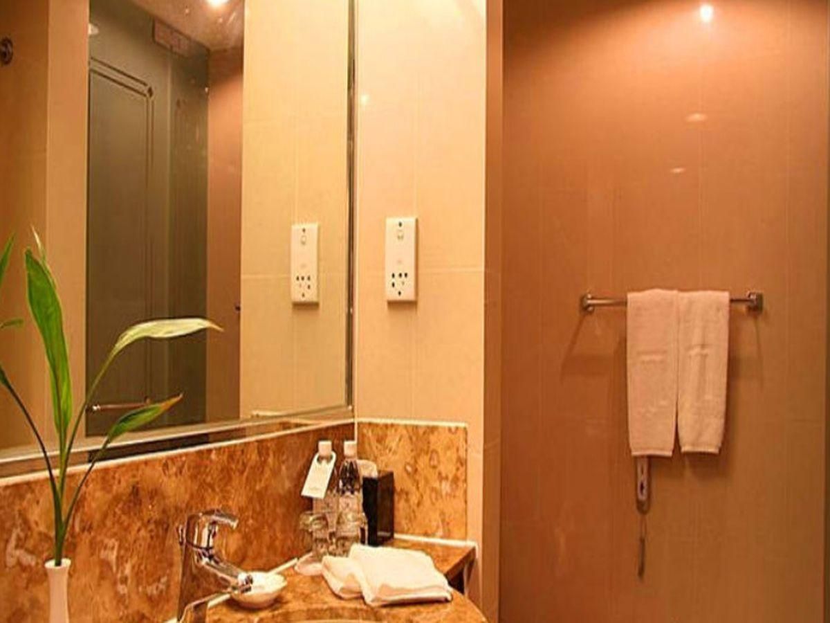 undefined Jin Jiang Cypress Hotel 2