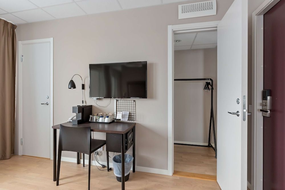 Best Western Arlanda Plus Park Airport Hotel Business Room, 1 King Bed, Non Smoking 6