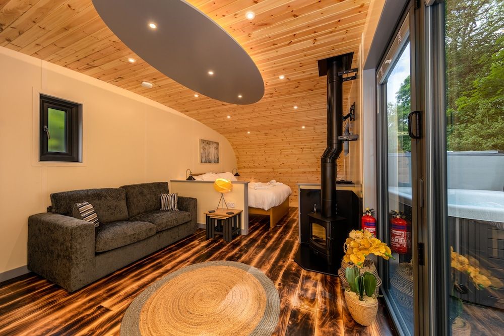 Newby Bridge Hotel Cabin 4