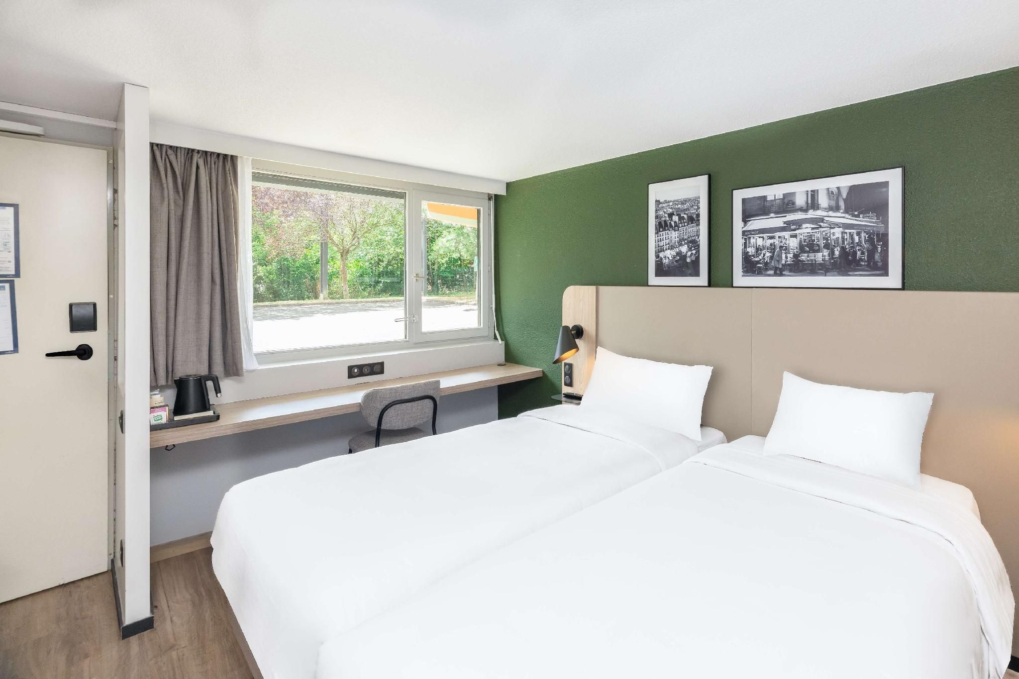 Campanile Nature - Les Ulis Standard room - 2 single beds