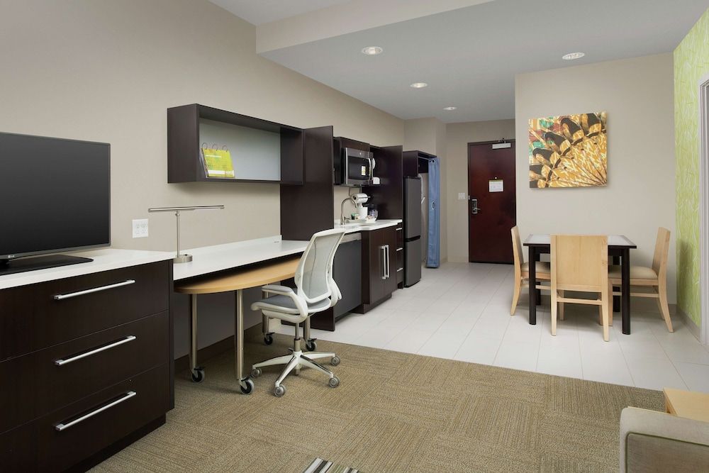 Suite, 1 King Bed, Accessible, Non Smoking