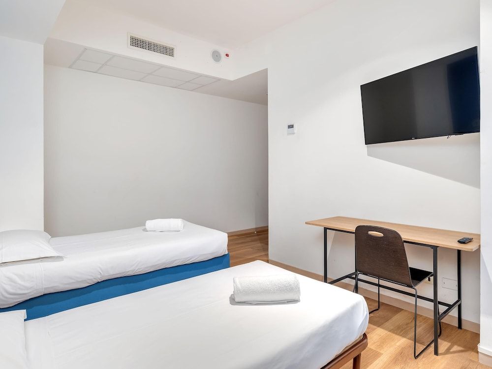 B&B Hotel Milano Ornato Economy Twin Room, Non Smoking 3