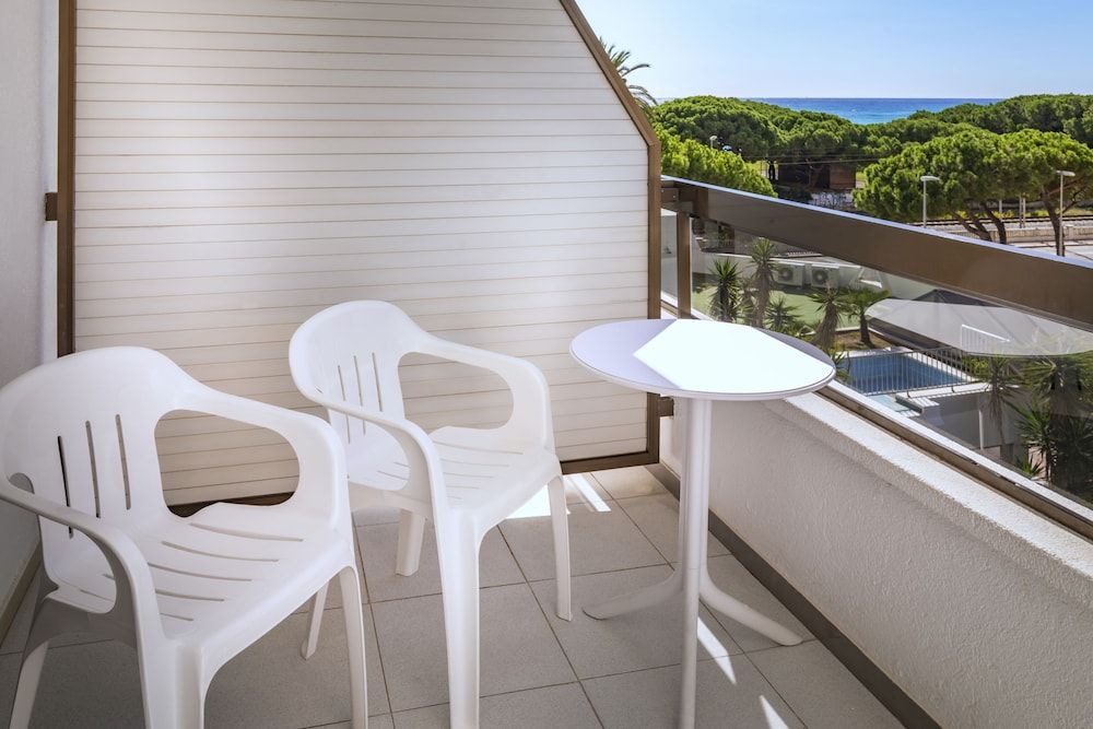 Standard Triple Room (2 adults and 1 child)