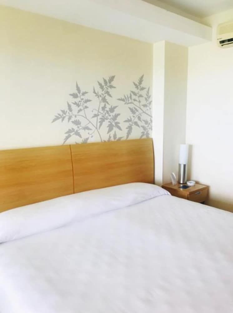 Golden Tulip Macaé Superior Room, 1 King Bed, Balcony, Ocean View 2