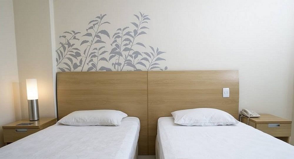 Golden Tulip Macaé Standard Room, 2 Twin Beds, Balcony, Ocean View 5