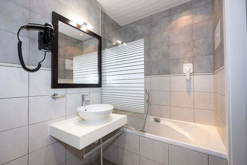 The Originals City, Hôtel de l'Ange, Guebwiller Comfort Double or Twin Room 11