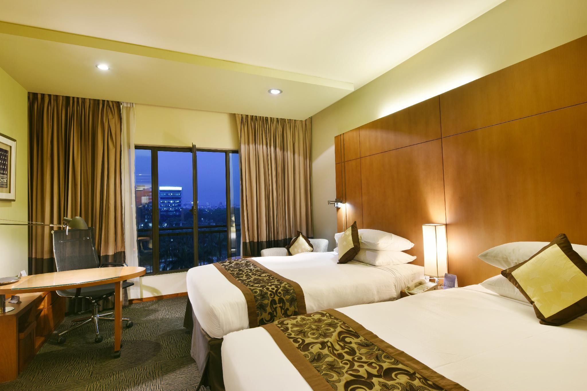 Radisson Blu Dhaka Water Garden Superior Room 9