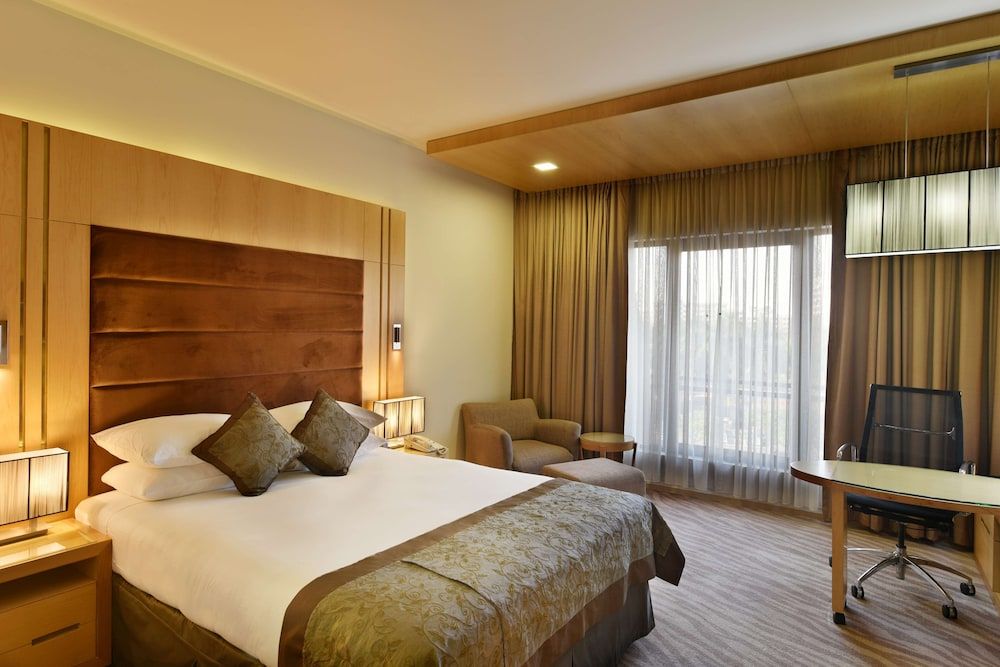 Radisson Blu Dhaka Water Garden Superior Room 2